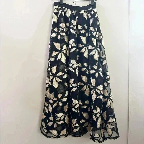 Anthropologie Eva Franco Floral Applique Maxi Skirt Black and gold - Picture 2 of 5